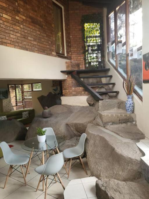 Albatrossways Lodge Sandton Exterior foto