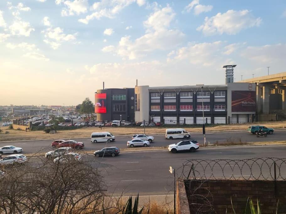 Albatrossways Lodge Sandton Exterior foto